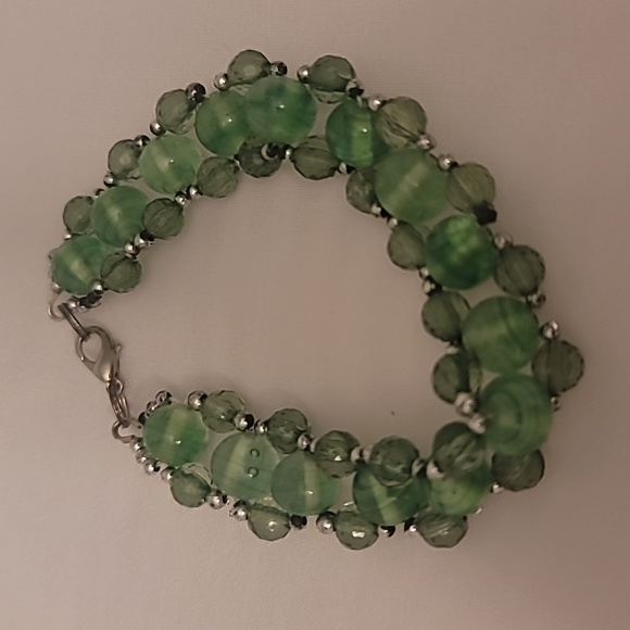 ✨ Handmade Green Bead Bracelet - 7 1/2 Inches ✨ - Picture 7 of 9